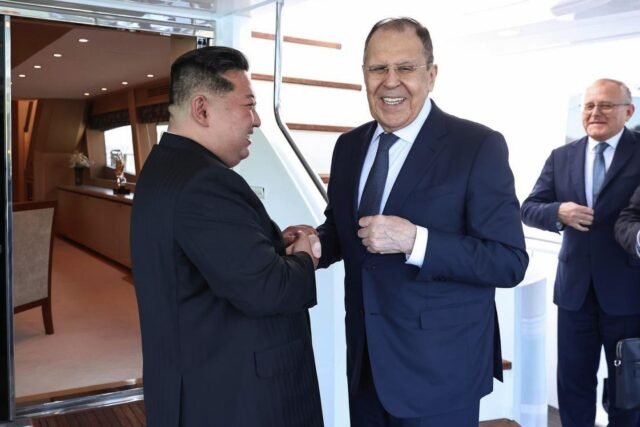 El Secretario de Relaciones Exteriores de Rusia elogia a las tropas de Corea del Norte, nos culpa por las tensiones en el noreste de Asia
