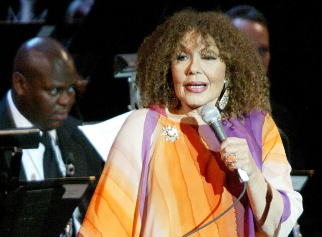 El cantante Cleo Laine, considerado como la mejor voz de jazz de Gran Bretaña, muere en 97
