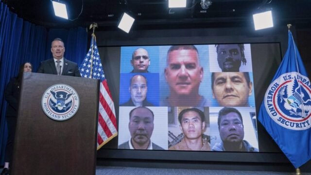 El director interino de ICE dispara a Hunter Biden
