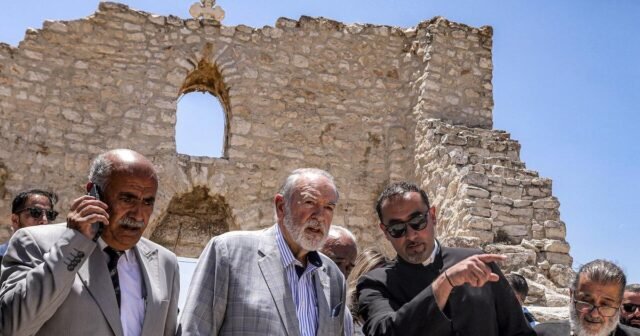 El embajador de los Estados Unidos en Israel visita la Iglesia Cristiana en Cisjordan
