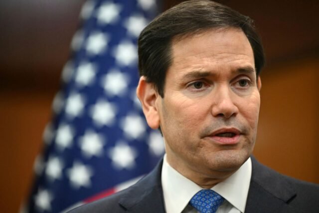 El empleado del gobierno de los Estados Unidos prohibió dejar a China
