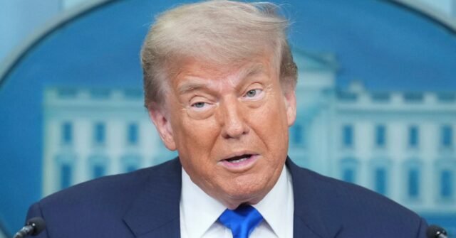 El ex portavoz de RNC, Tim Miller, dice que Trump está en 'problemas profundos' con este grupo clave
