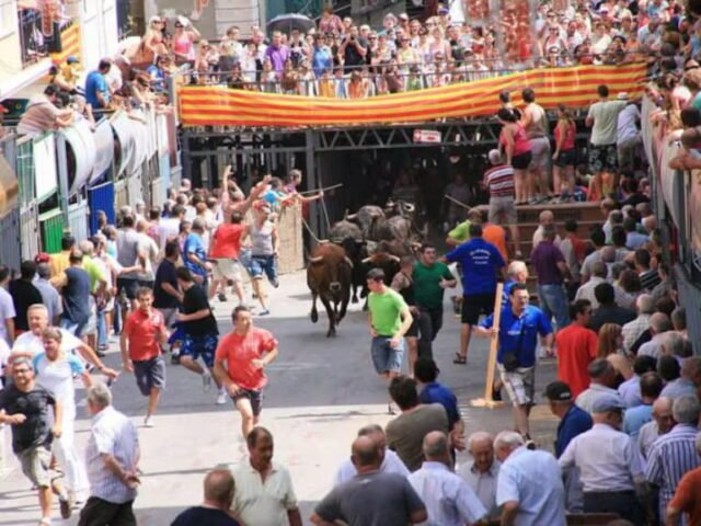 El expatriado británico se giró durante el toro y llevó al hospital en la Costa Blanca de España
