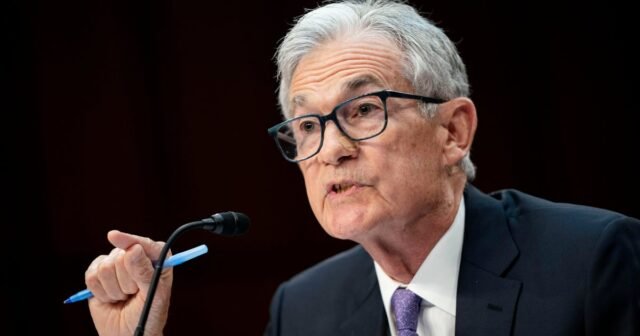 El funcionario de Trump critica al jefe de la Fed, Jerome Powell
