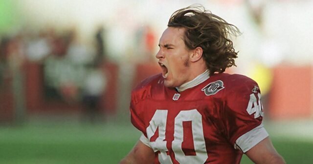 El hermano de Pat Tillman arrestado, supuestamente chocó con el auto a la oficina de correos

