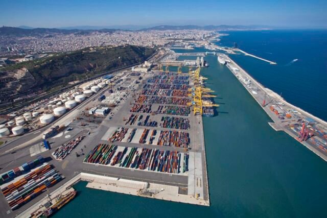 El jefe de tráfico antidrogas en el problemático puerto de Barcelona de España es arrestado solo unos días antes de la jubilación 
