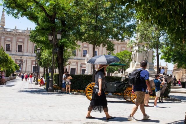Españoles de apoyo de voz para el impuesto turístico en sus ciudades
