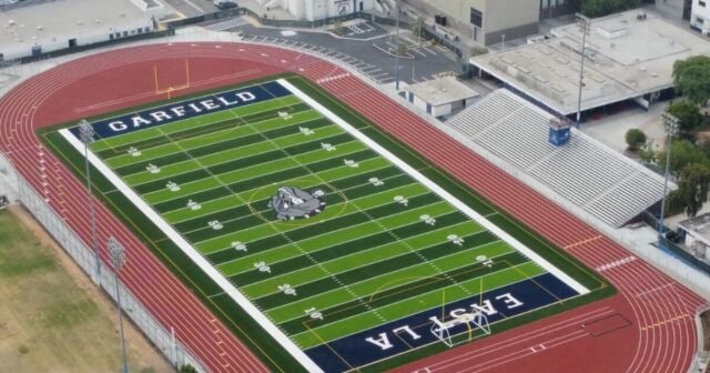Garfield, Roosevelt se prepara para abrir nuevos estadios de fútbol este otoño
