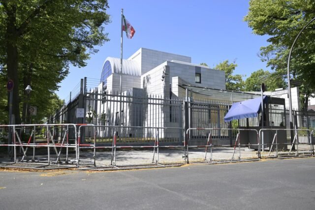Hombre acusado de recopilar información sobre judíos en Berlín por Irán arrestado en Dinamarca, dicen las autoridades
