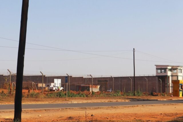 Hombres deportados por nosotros a Eswatini en África para ser celebrados en confinamiento solitario por tiempo indeterminado
