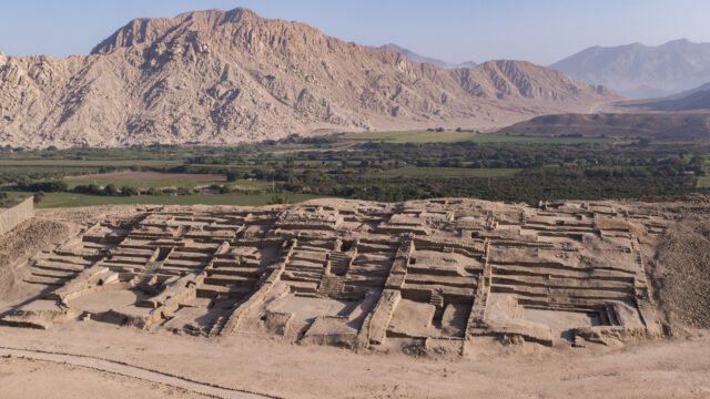Increíble antigua ciudad perdida de 3,500 años a su hogar en la civilización más antigua de las Américas descubierta en Perú
