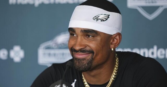 Jalen Hurts no quiere quedarse en la victoria del Super Bowl. 'He seguido adelante'
