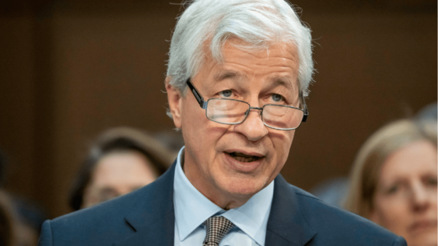 Jamie Dimon cambia la sintonía en las tarifas de Trump: 'Hasta ahora, tan bien'
