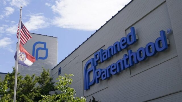 Juez bloquea temporalmente Planned Parenthood 'Defunding' en Trump Megabill
