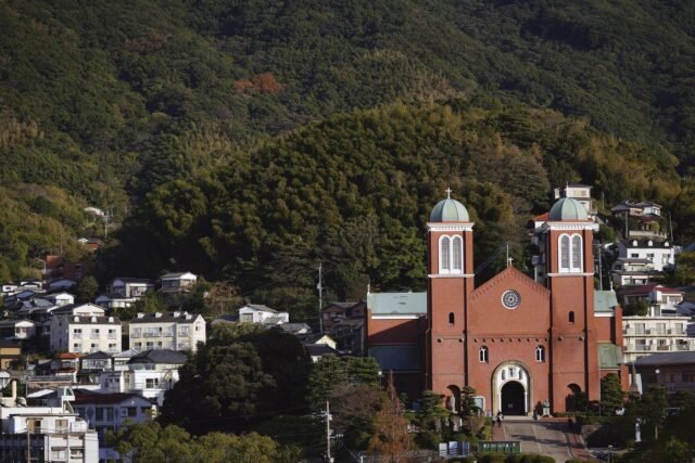 La Catedral de Nagasaki bendice una campana que reemplaza una destruida por la bomba atómica de los Estados Unidos
