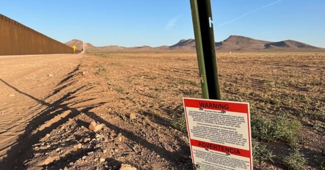La controversia como la cantidad asombrosa de la frontera entre Estados Unidos y México ahora está militarizada
