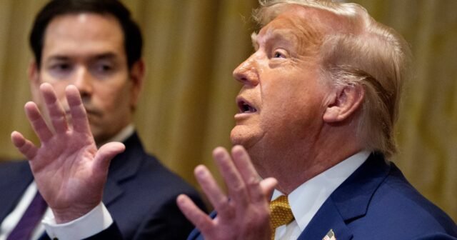 La divagación de Trump en medio de la reunión del gabinete es una tontería de 24 quilates
