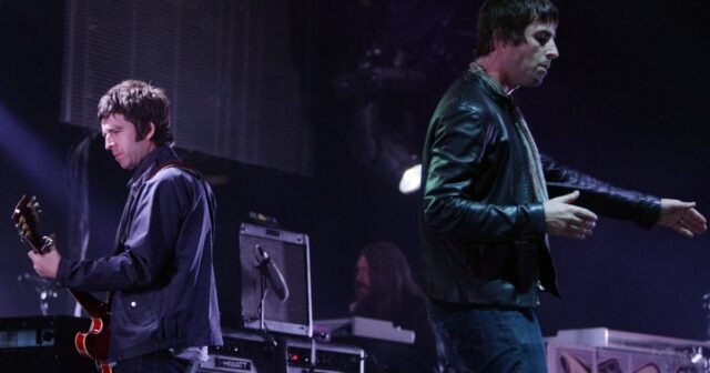 La emoción se monta mientras la gira de reunión de Oasis se prepara para comenzar en Cardiff
