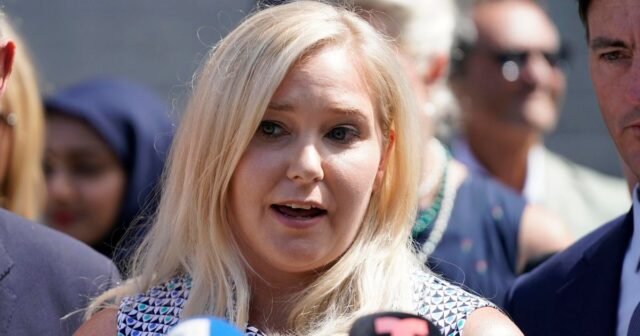 La familia de Virginia Giuffre expresa conmoción después de que Trump dice que Epstein la "robó" de Mar-a-Lago

