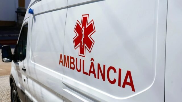La mujer muere en el autobús con 26 iPhones pegados a su cuerpo con misterio de terror
