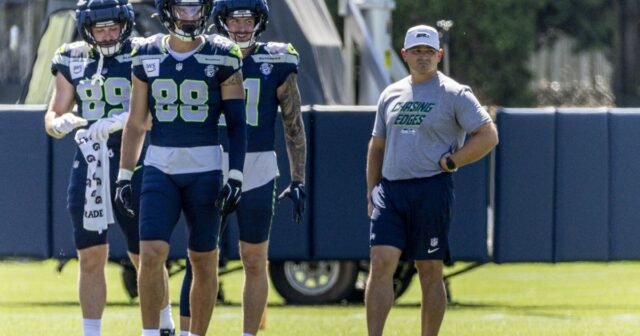 La ofensiva de los Seahawks rebota y más aprendimos de la práctica
