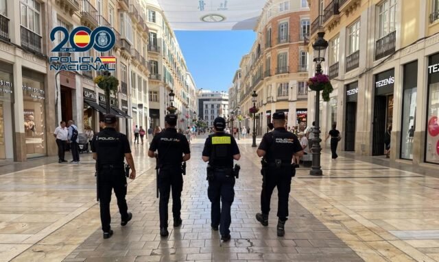 La policía alemana está patrullando la Costa del Sol durante el verano alto, con más cobres extranjeros que vendrán por venir
