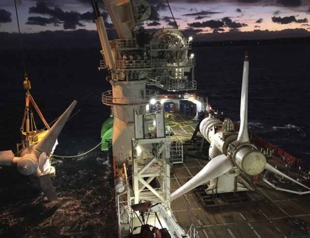 La turbina submarina girando durante 6 años fuera de la costa de Escocia es un avance para la energía de las mareas
