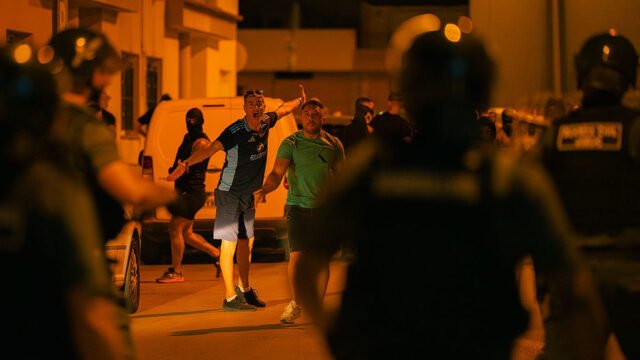 La violencia estalla en España después de que los migrantes atacaron a los ancianos (video) - RT World News
