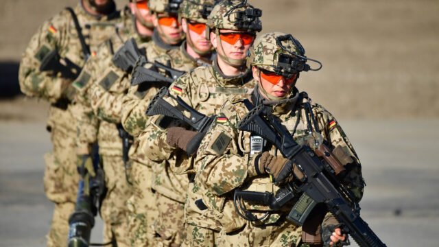 Las fuerzas armadas alemanas buscan a los adolescentes para cerrar la brecha de reclutamiento - medios de comunicación - RT World News
