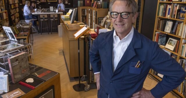 Long Brothers Fine y Rare Books continúa el legado literario de Pioneer Square
