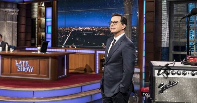 Los legisladores cuestionan si CBS canceló el programa de Colbert por razones políticas
