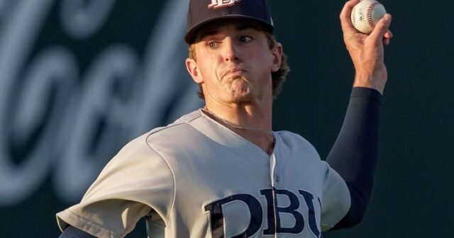 Los marineros se cargan en los lanzadores universitarios el día 2 del draft de MLB
