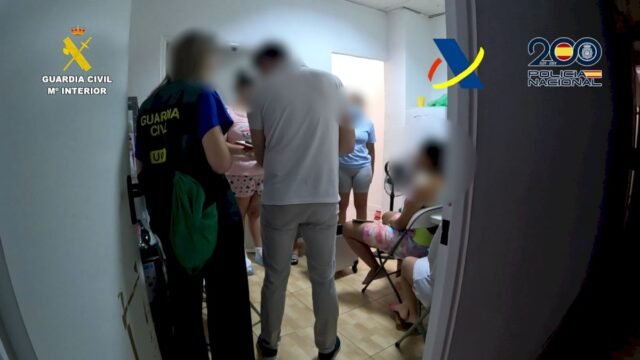 MIRAR: Policía de la pandilla de explotación sexual en España con 162 mujeres rescatadas de los burdeles
