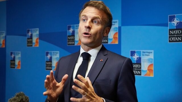 Macron revela temas que discutió con Putin - RT World News
