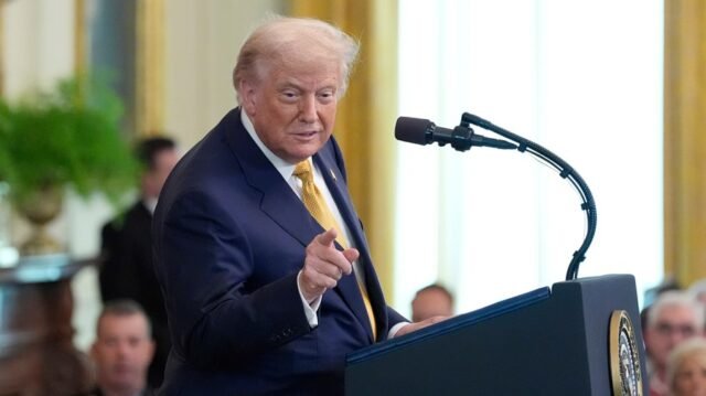 Maga viene en defensa de Trump en Epstein después de la agitación de WSJ
