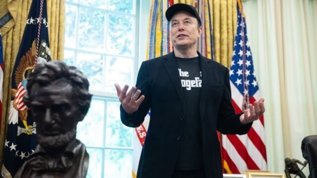 Musk anuncia planes para crear una aplicación de IA para niños-RT World News
