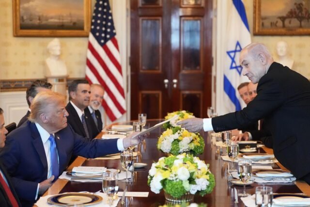 Netanyahu respalda el plan de Trump para que Gaza se convierta en resort
