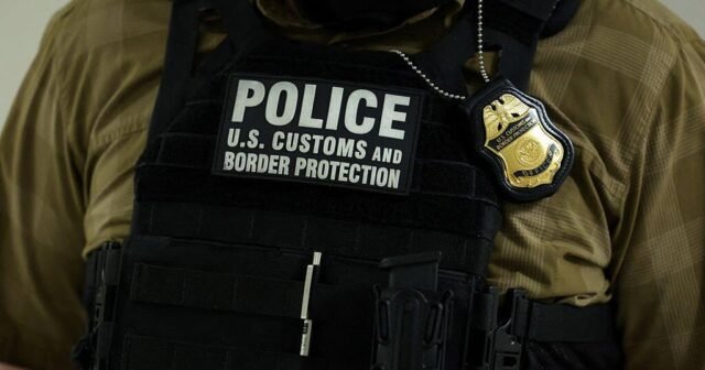 Niños inmigrantes detenidos en sitios "inseguros e insalubres" mientras la administración de Trump busca terminar con las protecciones
