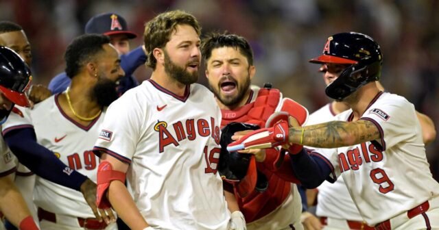 Nolan Schanuel gana caminata para levantar a los ángeles pasados ​​de los guardabosques
