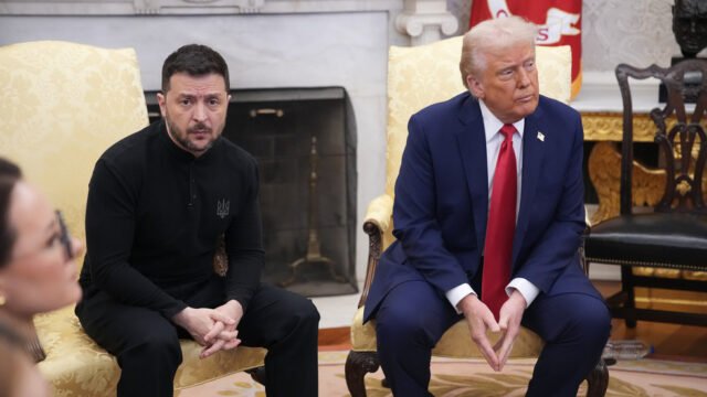 Nosotros todavía 'dando armas' a Kiev - Trump - RT World News
