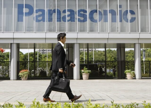Panasonic de Japón anuncia un nuevo jefe en su compañía grupal a medida que sus ganancias apenas se mantienen
