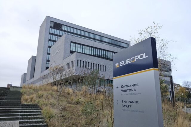 Parte de los Estados Unidos de la operación global para eliminar el grupo de piratas informáticos pro-rusos
