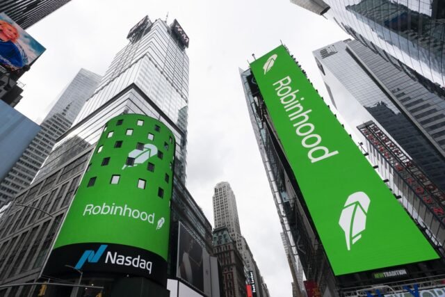 'Por favor ten cuidado': existen riesgos y recompensas a medida que los pesos pesados criptográficos empujan la tokenización
