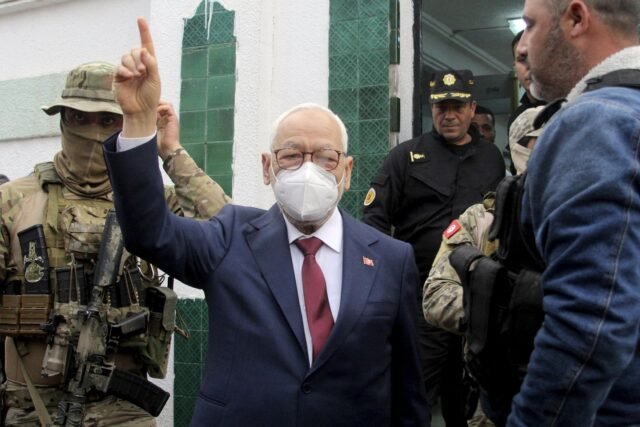 Protesta tunecinos contra el gobierno autoritario del presidente Kais Saied el 25 de julio aniversario
