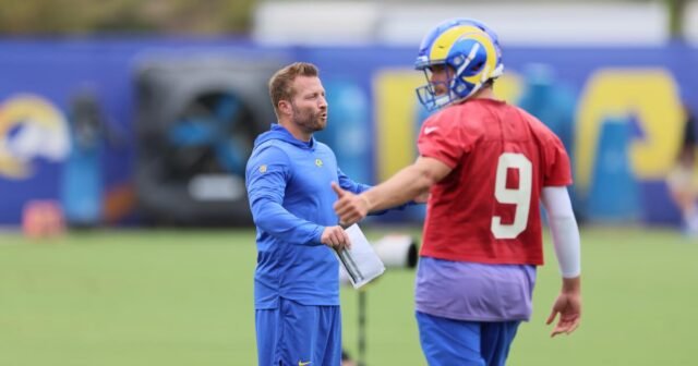 Sean McVay debería preocuparse por el dolor de Matthew Stafford
