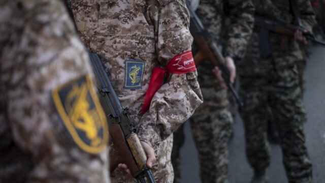 Seis personas asesinadas en un ataque terrorista en Irán (fotos inquietantes) - RT World News
