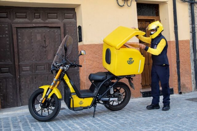 Servicio postal 'On Verge of Collapse' con correo no entregado acumulando en Costa Blanca

