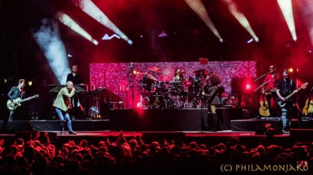 'Simple Minds' confirma su estatus legendario con un concierto épico y vibrante en los Jardines de Viveros en Valencia • Valencia 24/7
