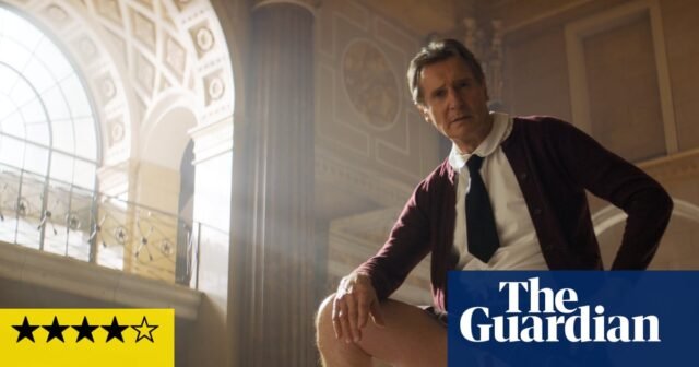 The Naked Gun Review - Liam Neeson Deadpans impecablemente en un reinicio de parodia escandalosamente divertido | Película
