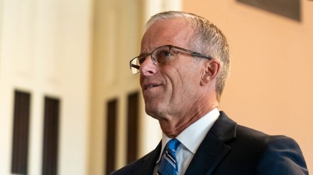 Thune espera aprobar el proyecto de ley de sanciones de Rusia en agosto
